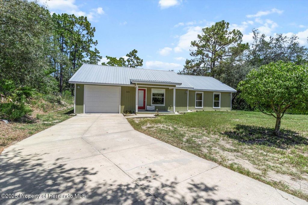 9271 Long Lake Avenue, Weeki Wachee, FL 34613