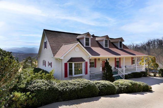 18 Foxfire Court, Hayesville, NC 28906