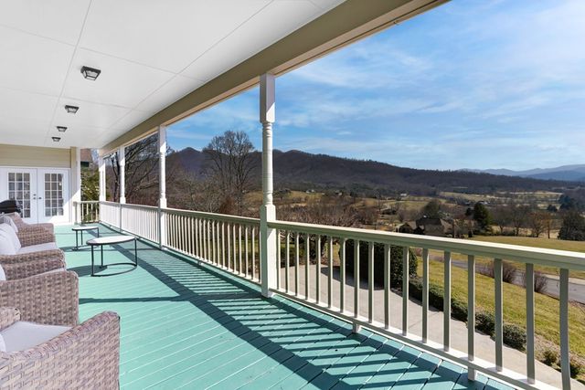 18 Foxfire Court, Hayesville, NC 28906