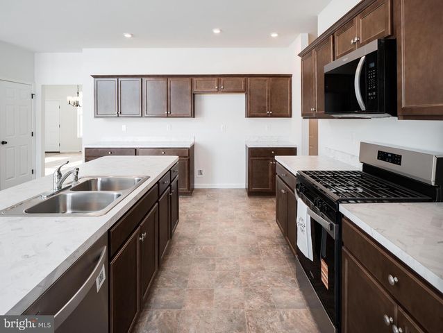 415 LITTLE WALNUT CT, Windsor, PA 17366