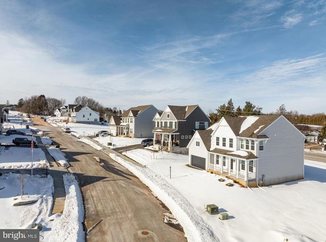 415 LITTLE WALNUT CT, Windsor, PA 17366