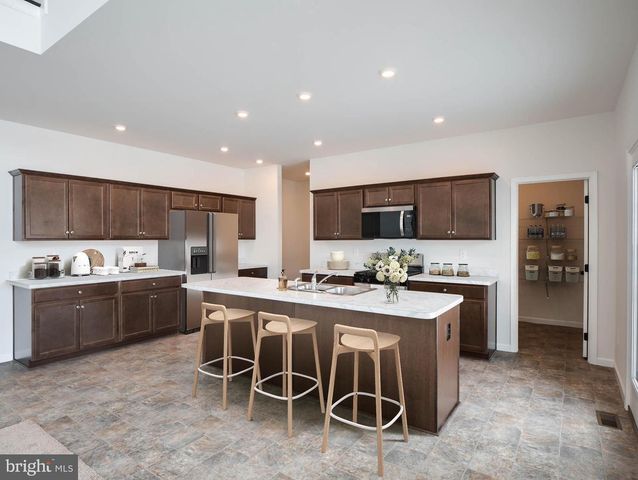 415 LITTLE WALNUT CT, Windsor, PA 17366