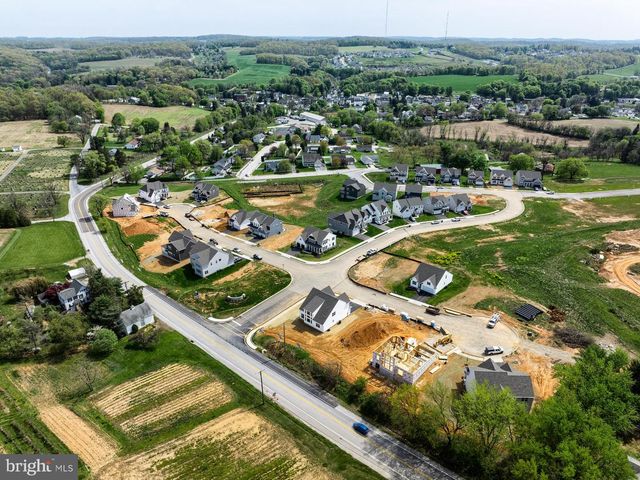 415 LITTLE WALNUT CT, Windsor, PA 17366