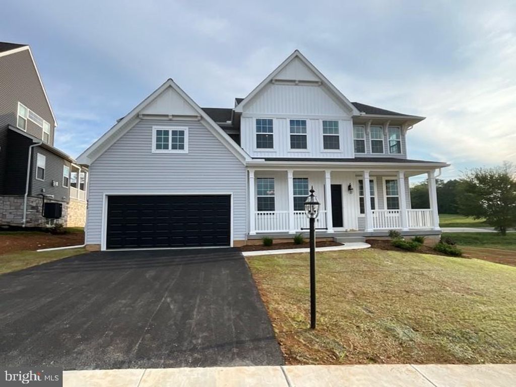 415 LITTLE WALNUT CT, Windsor, PA 17366