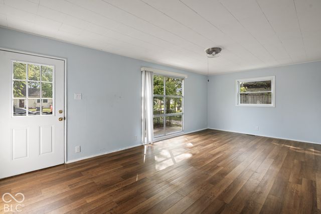 512 Park Drive, Greenwood, IN 46143
