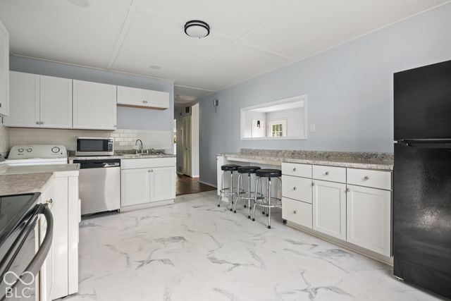 512 Park Drive, Greenwood, IN 46143