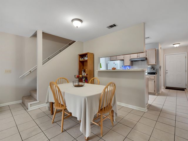 796 E Timberwood Circle, Tallahassee, FL 32304