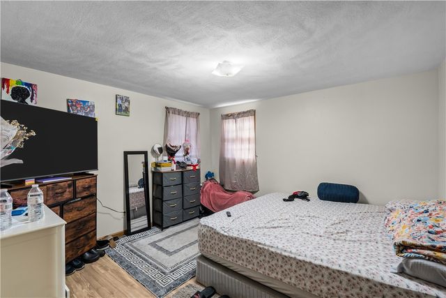 87 Pinehurst Avenue, Providence, RI 02908