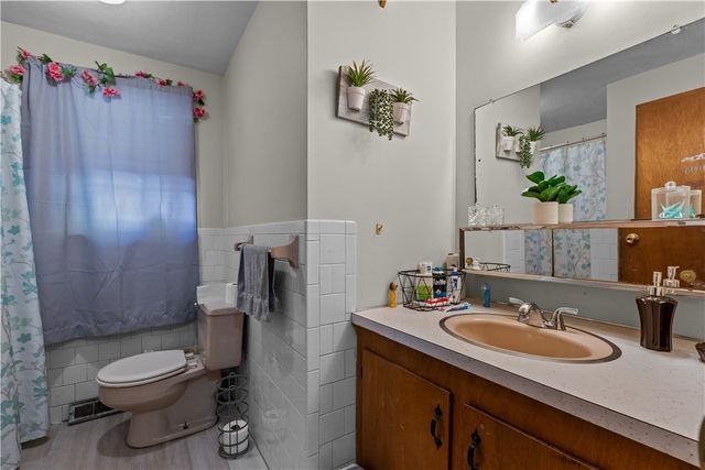 87 Pinehurst Avenue, Providence, RI 02908