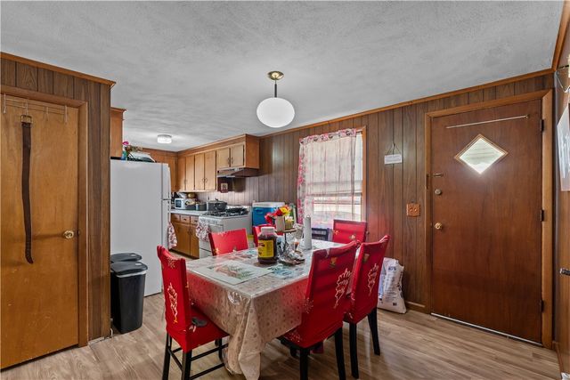 87 Pinehurst Avenue, Providence, RI 02908