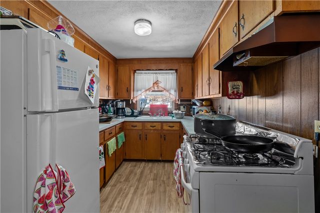 87 Pinehurst Avenue, Providence, RI 02908