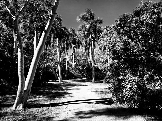 1551 Bembury DR, Naples, FL 34102