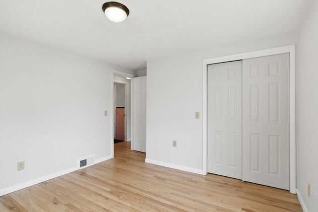 33 Overhill Dr, Springfield, MA 01129