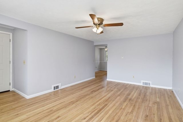 33 Overhill Dr, Springfield, MA 01129