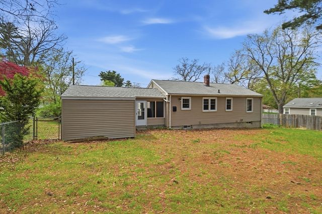 33 Overhill Dr, Springfield, MA 01129