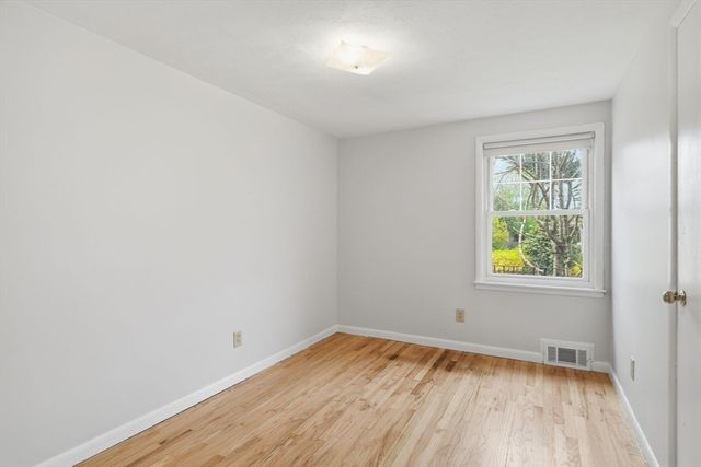 33 Overhill Dr, Springfield, MA 01129