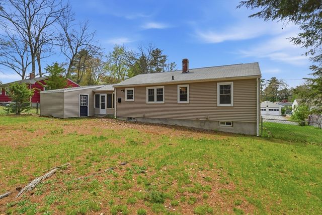 33 Overhill Dr, Springfield, MA 01129