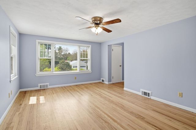 33 Overhill Dr, Springfield, MA 01129
