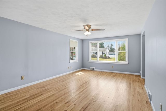 33 Overhill Dr, Springfield, MA 01129