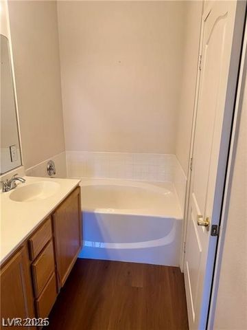 9901 Trailwood Drive 2004, Las Vegas, NV 89134