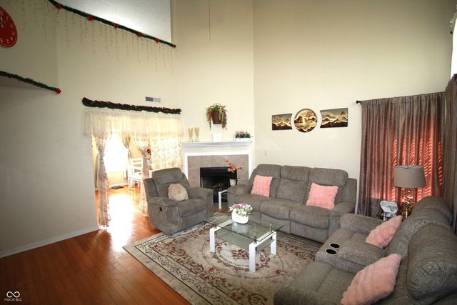 2399 Longleaf Drive, Greenwood, IN 46143