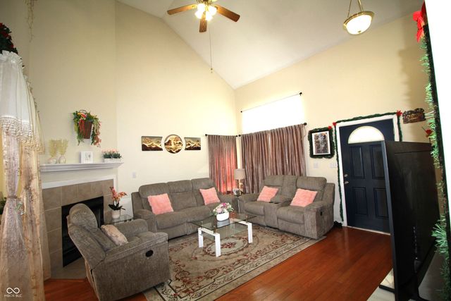 2399 Longleaf Drive, Greenwood, IN 46143