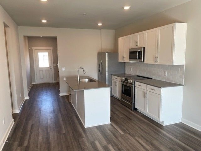 658 Birdie Dr, Spring Hill, TN 37174