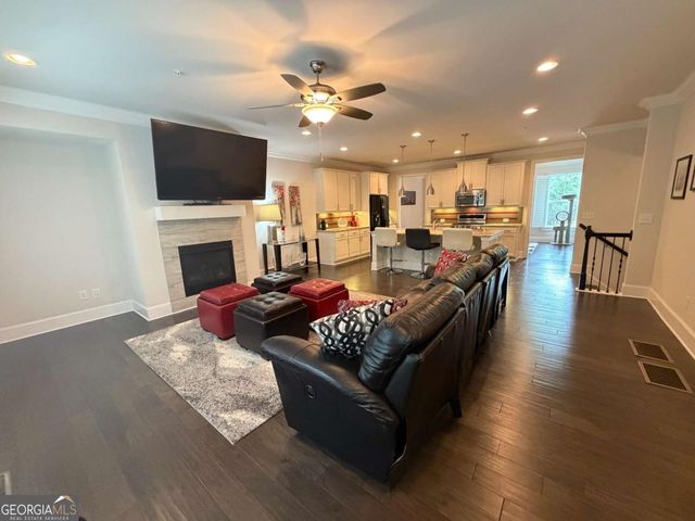 9015 Woodland Trail 8, Alpharetta, GA 30009
