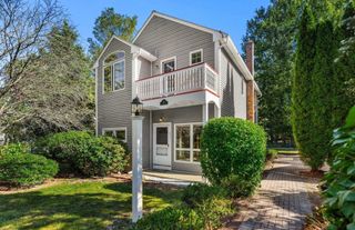 233 Lakeshore Dr, Wayland, MA 01778