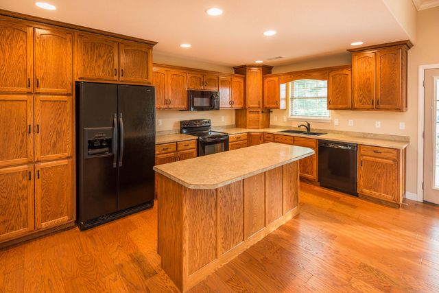 205 VENUS ST, Jefferson City, MO 65101