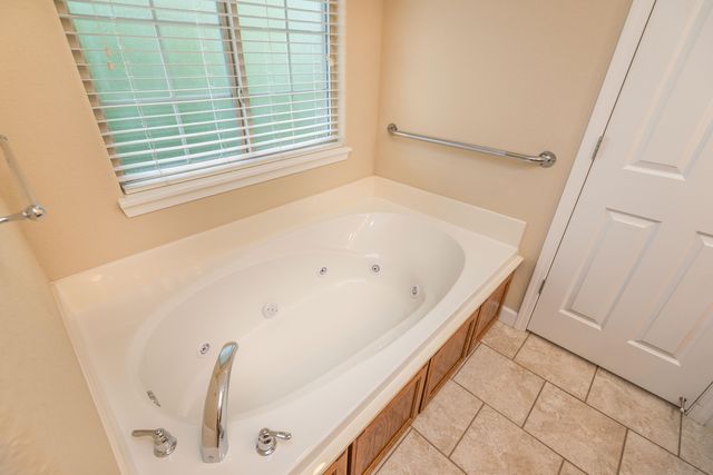 205 VENUS ST, Jefferson City, MO 65101