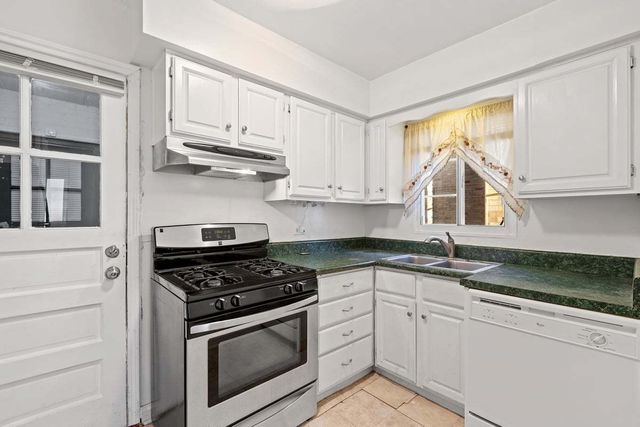 1539 Monroe Avenue 2, River Forest, IL 60305