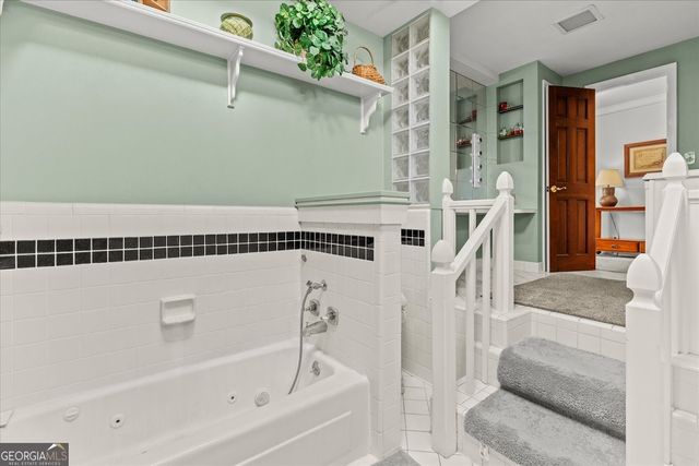 156 McLendon Circle, Carrollton, GA 30117