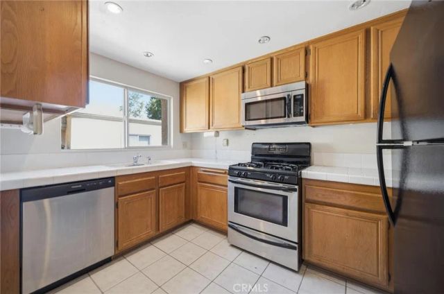 25238 Steinbeck Avenue E, Stevenson Ranch, CA 91381