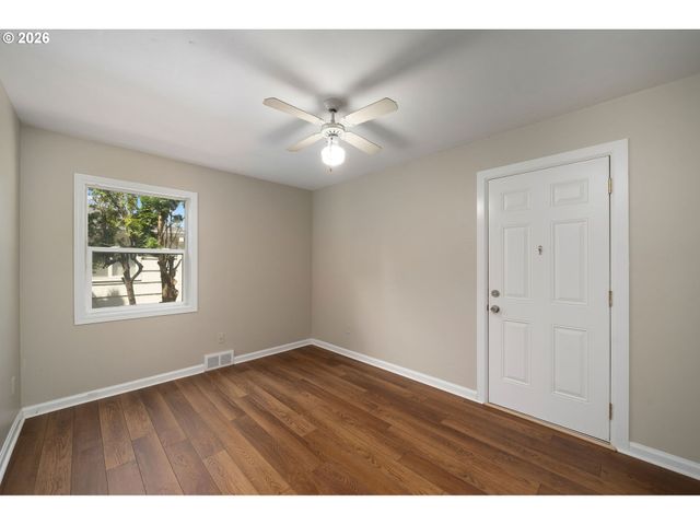 2010 Ne 78TH Ave, Portland, OR 97213