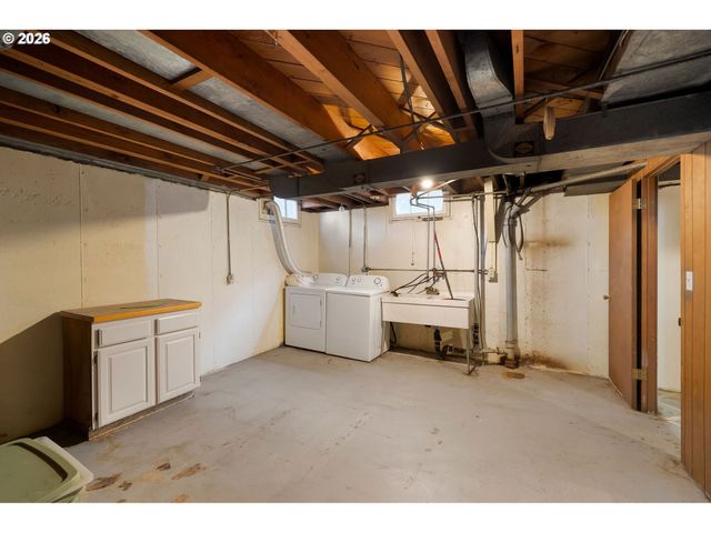 2010 Ne 78TH Ave, Portland, OR 97213
