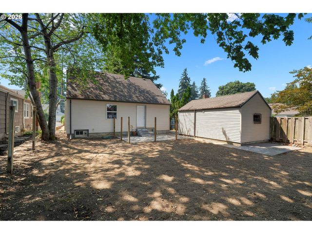 2010 Ne 78TH Ave, Portland, OR 97213