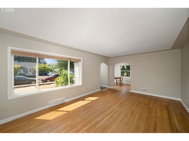 2010 Ne 78TH Ave, Portland, OR 97213