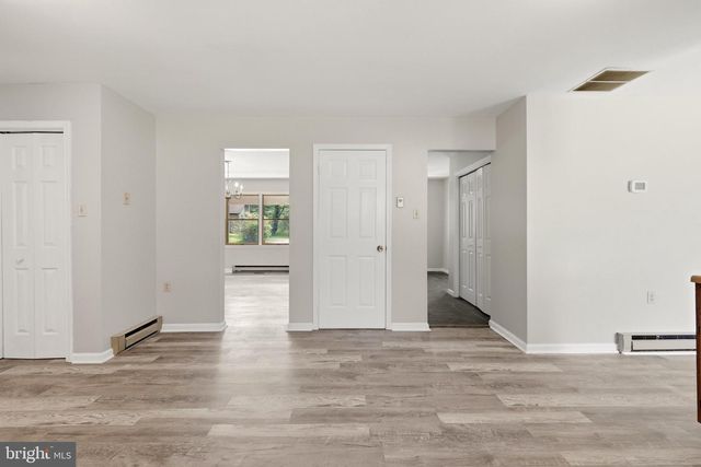 105 FENWAY DR, Charles Town, WV 25414
