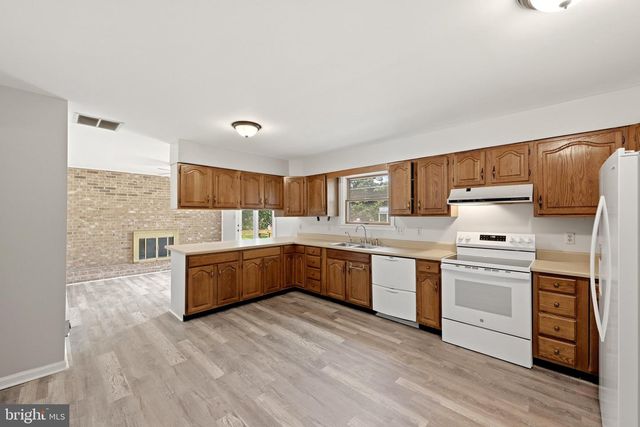 105 FENWAY DR, Charles Town, WV 25414
