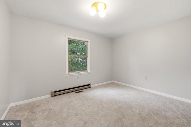 105 FENWAY DR, Charles Town, WV 25414