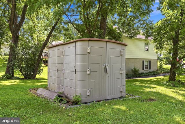105 FENWAY DR, Charles Town, WV 25414