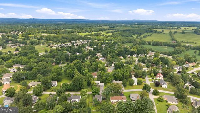 105 FENWAY DR, Charles Town, WV 25414