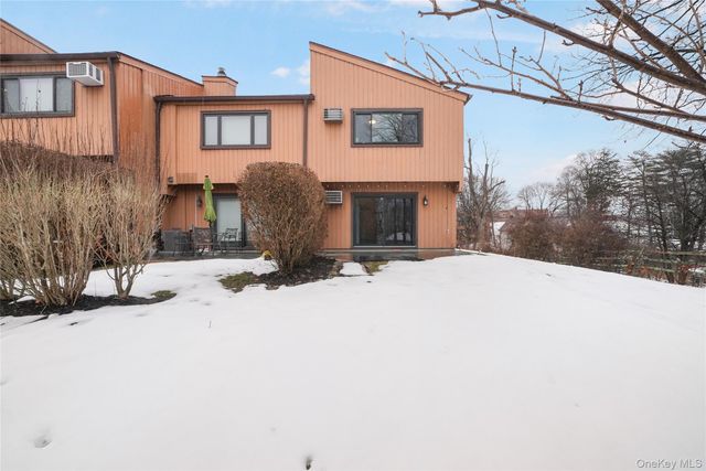46 Hudson View Hill 46, Ossining, NY 10562