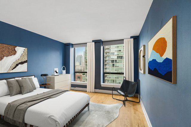260 E CHESTNUT Street 2505, Chicago, IL 60611