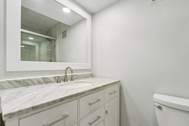 260 E CHESTNUT Street 2505, Chicago, IL 60611