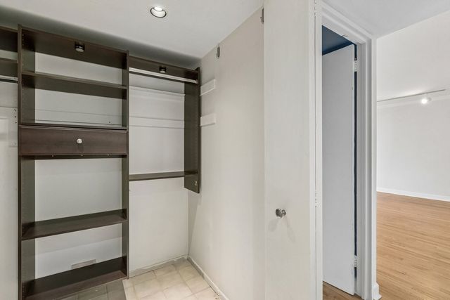 260 E CHESTNUT Street 2505, Chicago, IL 60611