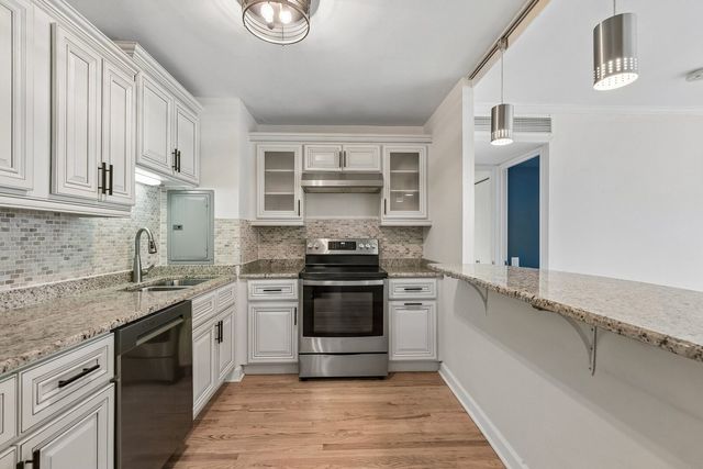 260 E CHESTNUT Street 2505, Chicago, IL 60611
