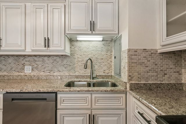 260 E CHESTNUT Street 2505, Chicago, IL 60611