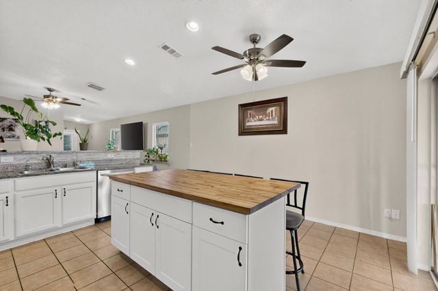 10716 Beaker Road SW, Albuquerque, NM 87121